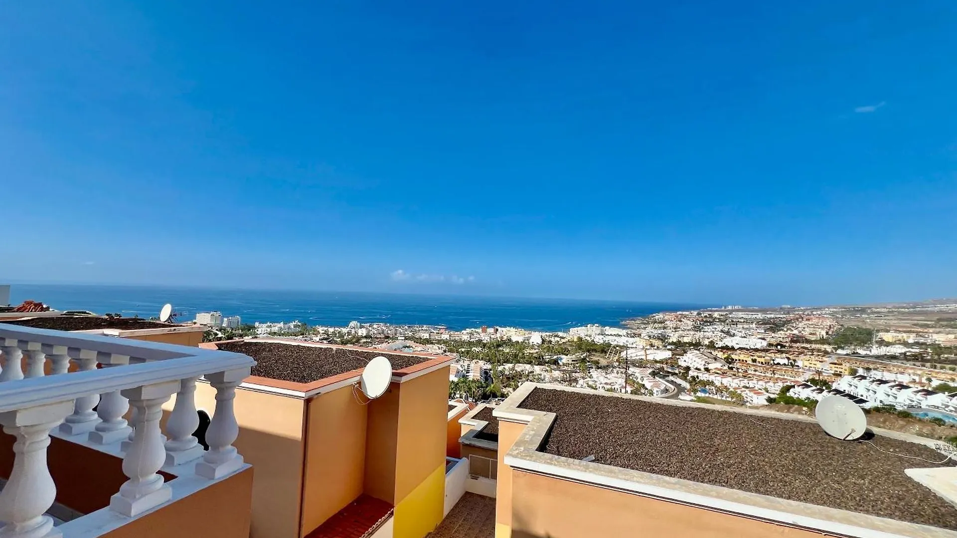 Villa Dana Costa Adeje   Costa Adeje (Tenerife)